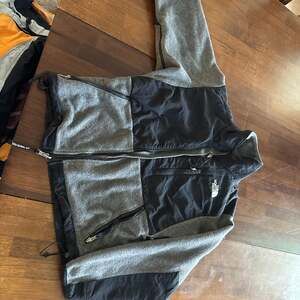 The North Face Denali Women's Small Polartec Fleece Jacket Gray Black Full Zip
